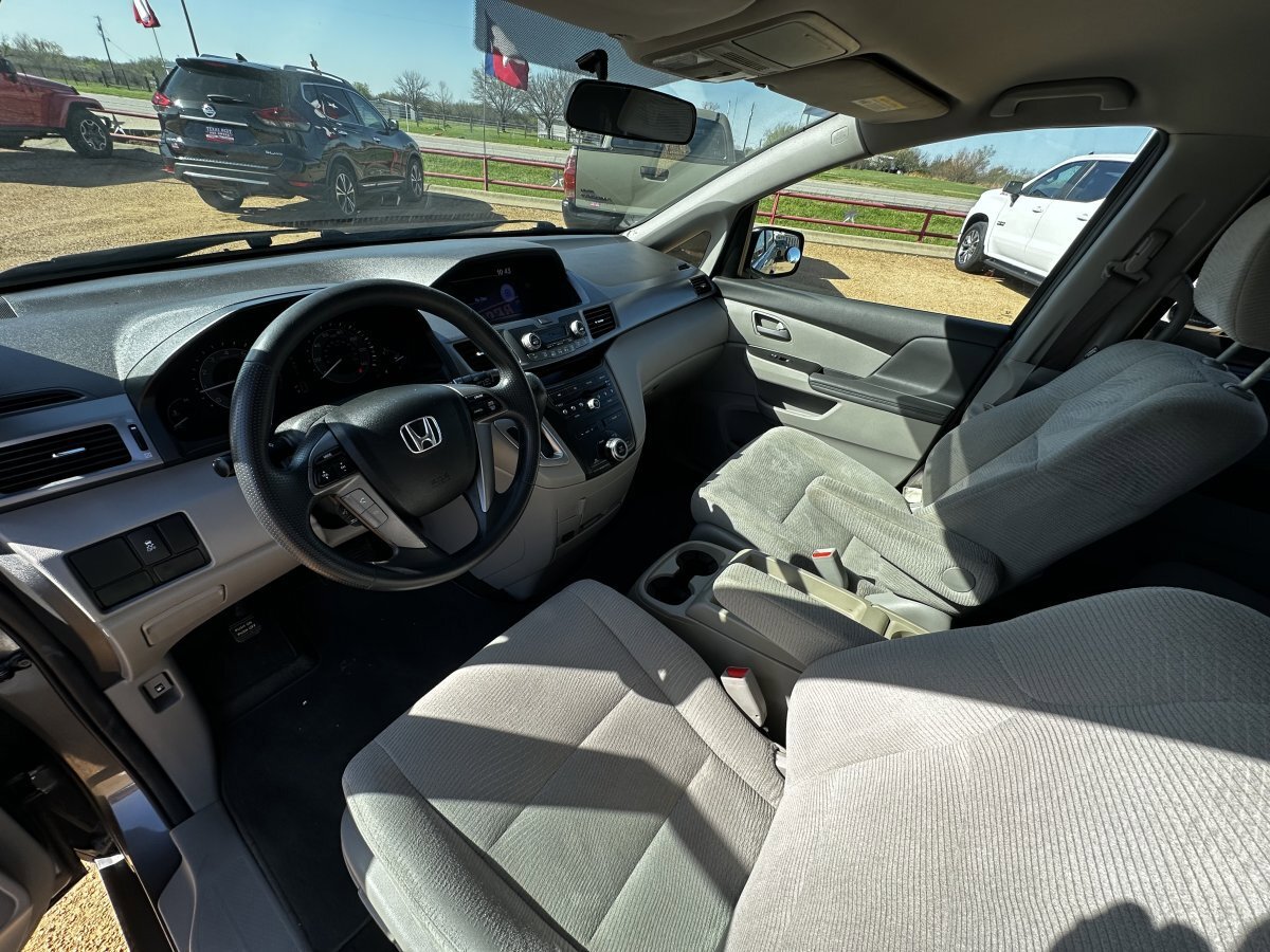 Used 2013 Honda Odyssey LX image 12