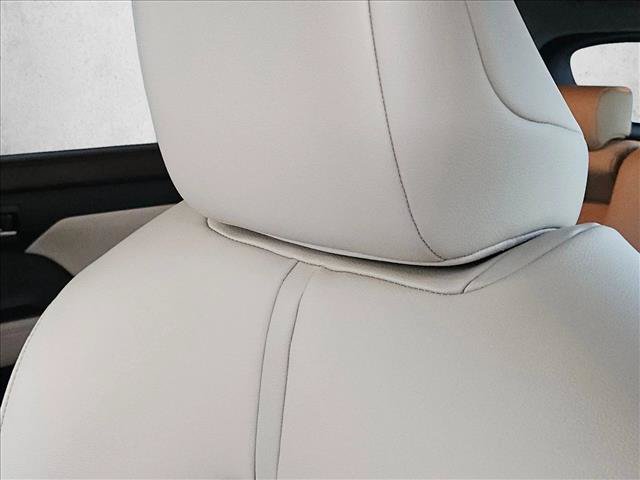 Used 2020 Toyota Highlander XLE FWD image 8