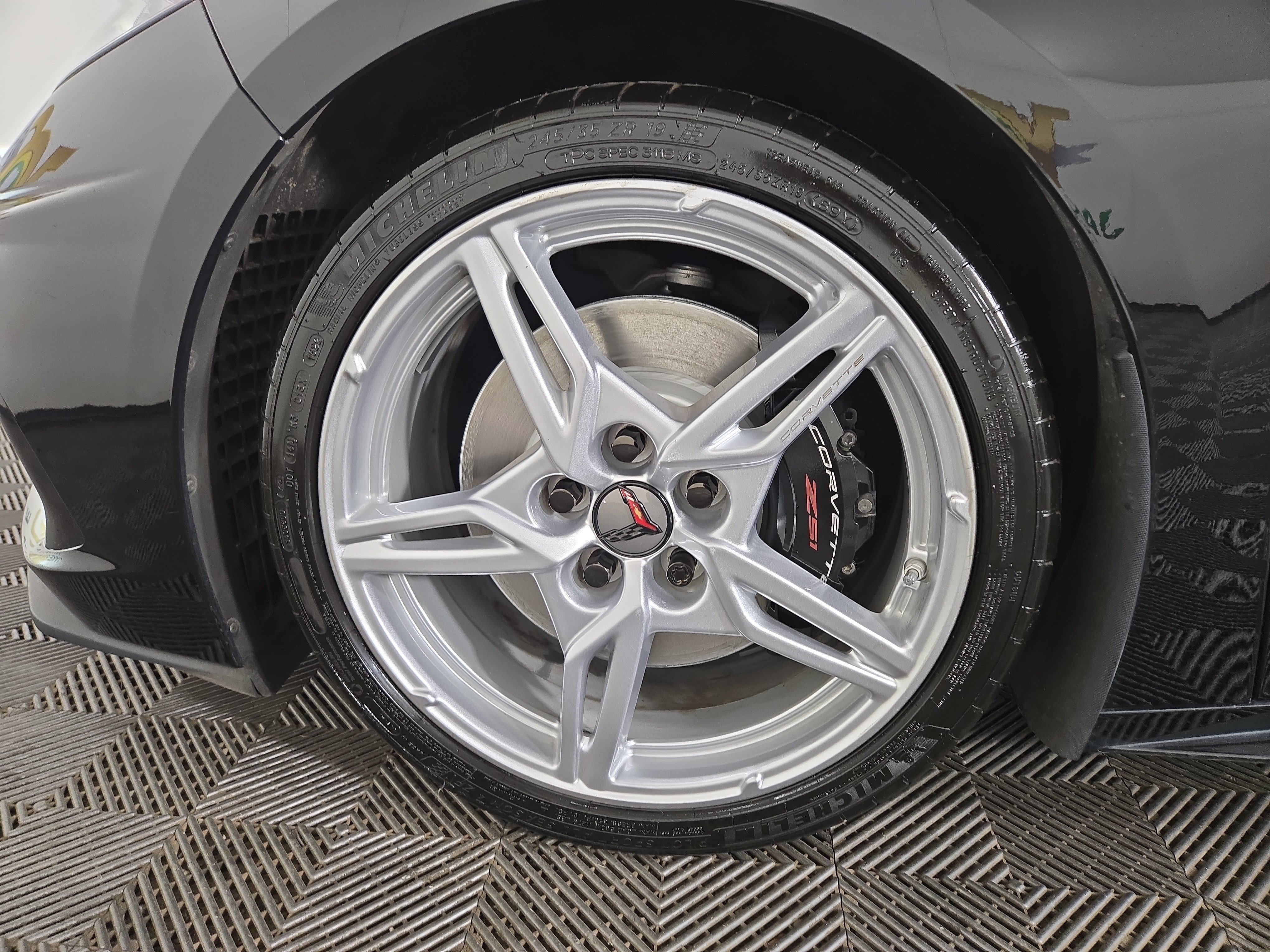 Used 2022 Chevrolet Corvette Stingray Premium Cpe w/ Z51 Performance Package RWD image 32