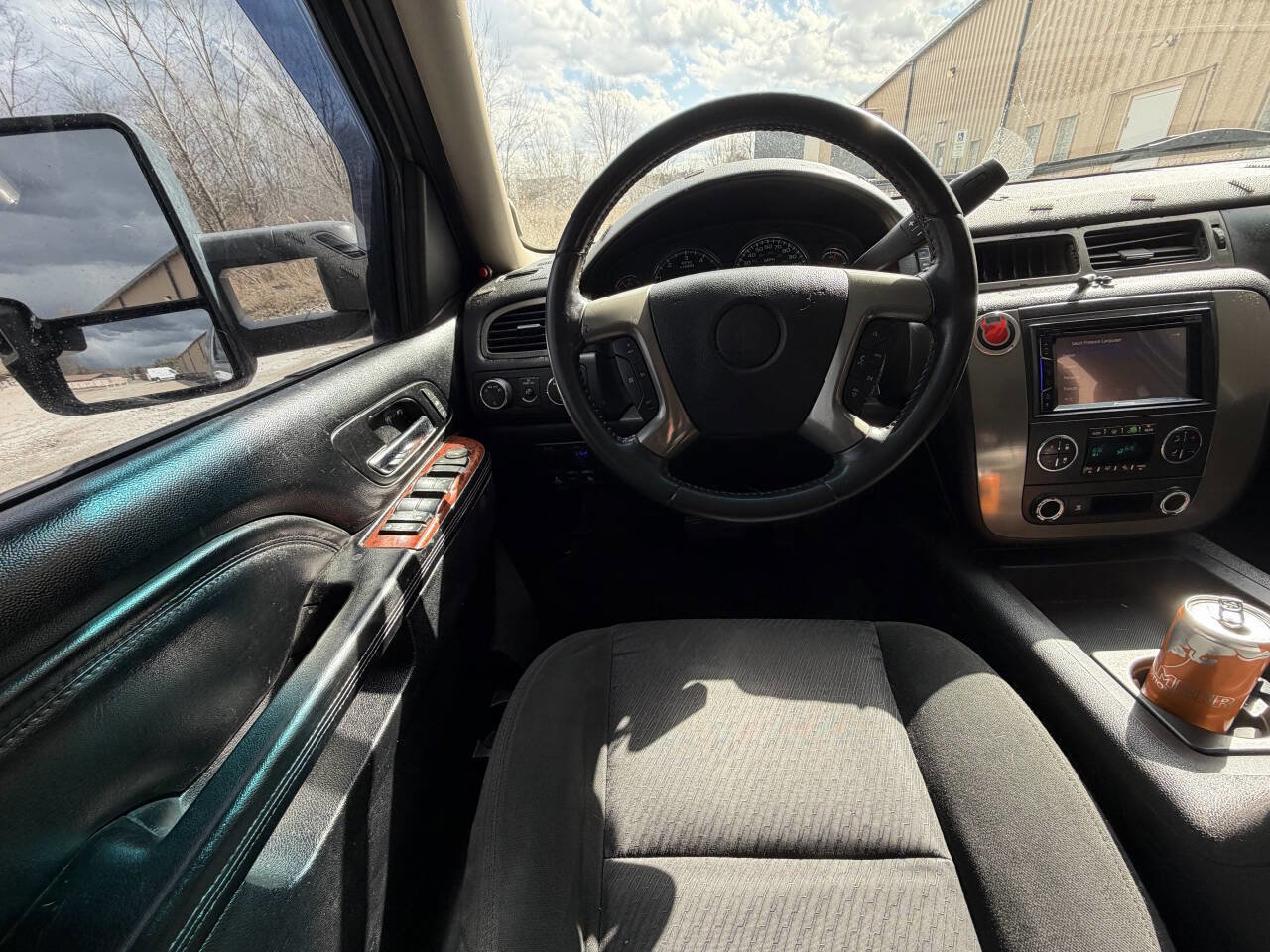 Used 2011 GMC Yukon XL SLE image 18