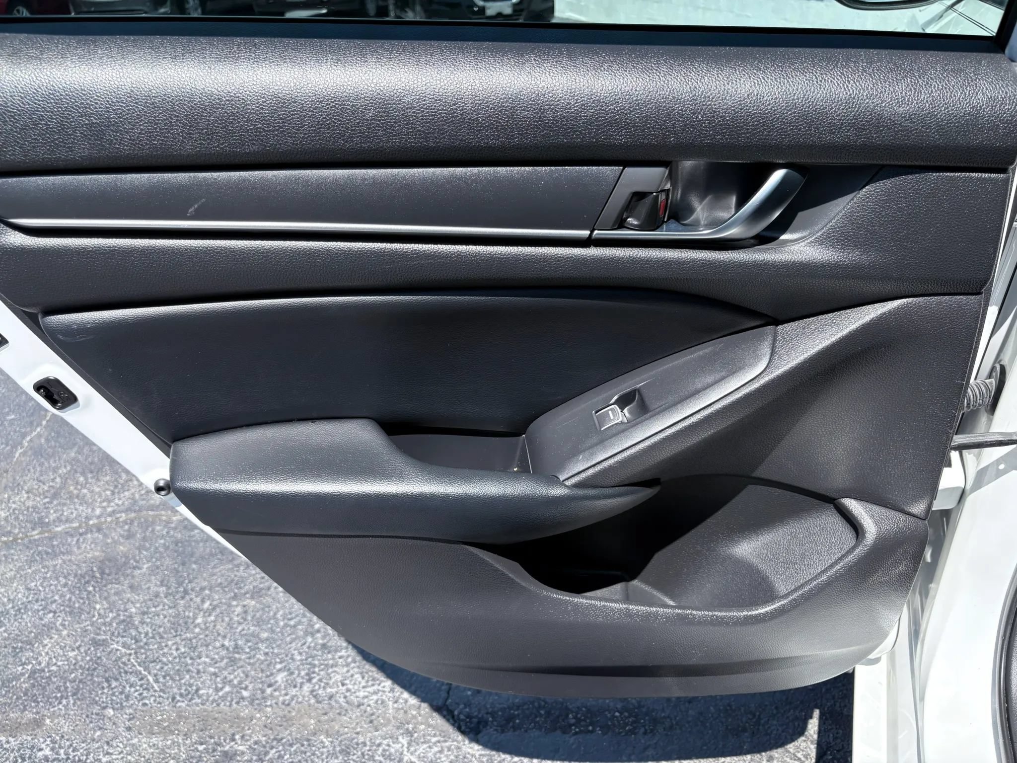 Used 2018 Honda Accord Sport image 13
