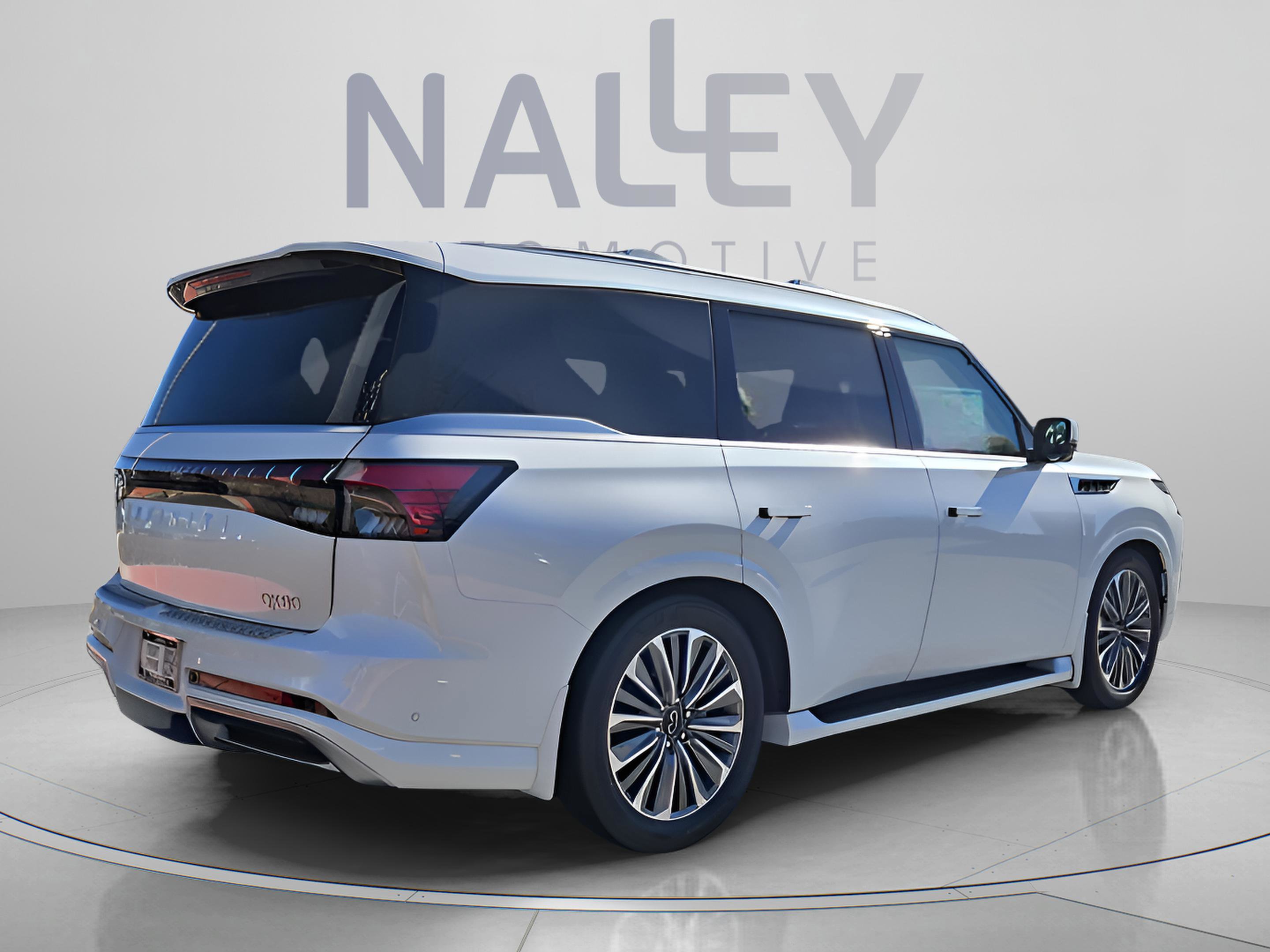 New 2026 INFINITI QX80 Luxe image 9