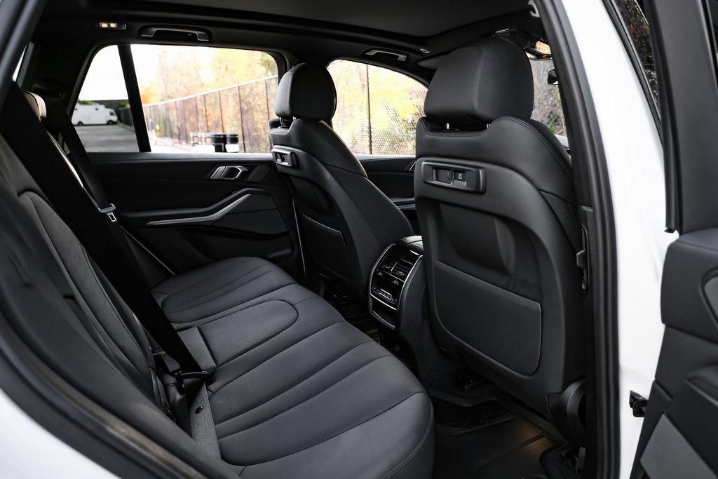 Used 2021 BMW X5 xDrive40i w/ Premium Package image 36