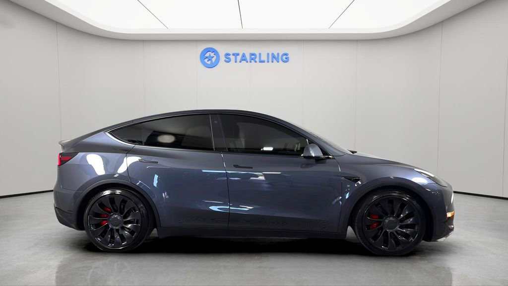 Used 2022 Tesla Model Y Performance image 11