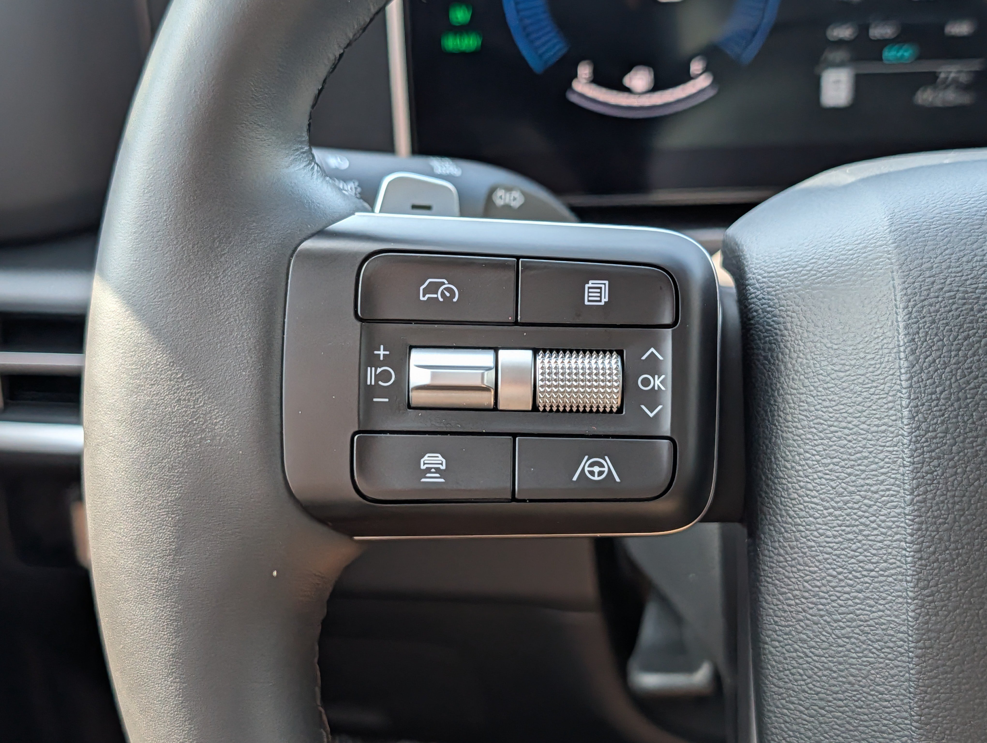Certified 2026 Hyundai Santa Fe SE AWD/4WD image 30