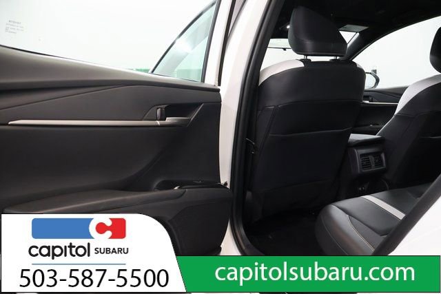 Used 2025 Toyota Camry SE image 28