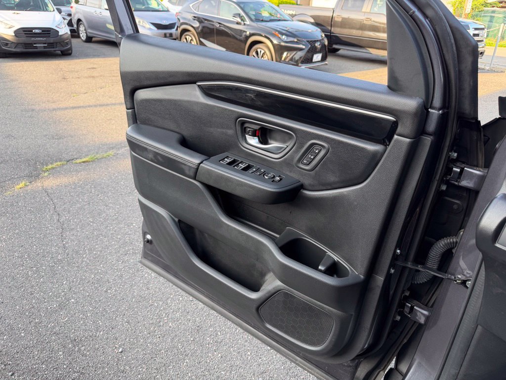 Used 2023 Honda Pilot Touring image 19