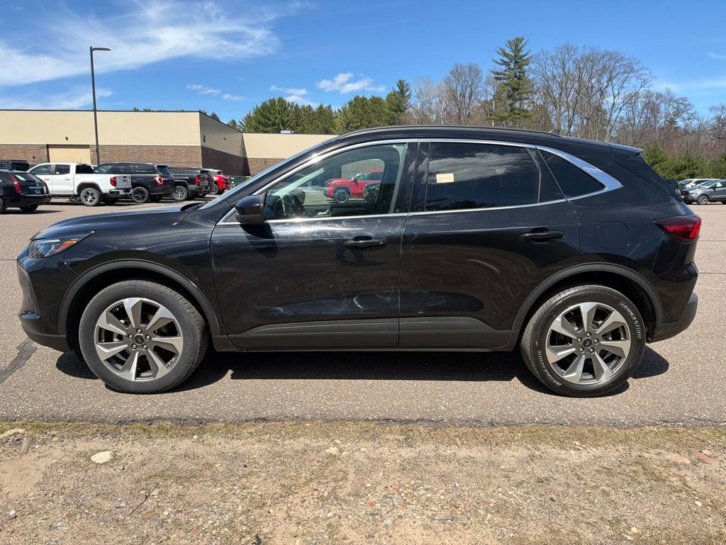 Used 2025 Ford Escape Platinum AWD/4WD image 2