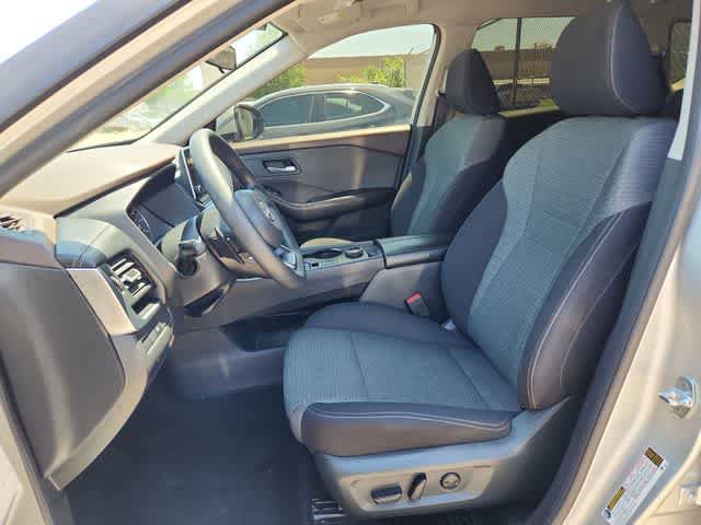 Used 2023 Nissan Rogue SV AWD/4WD image 13