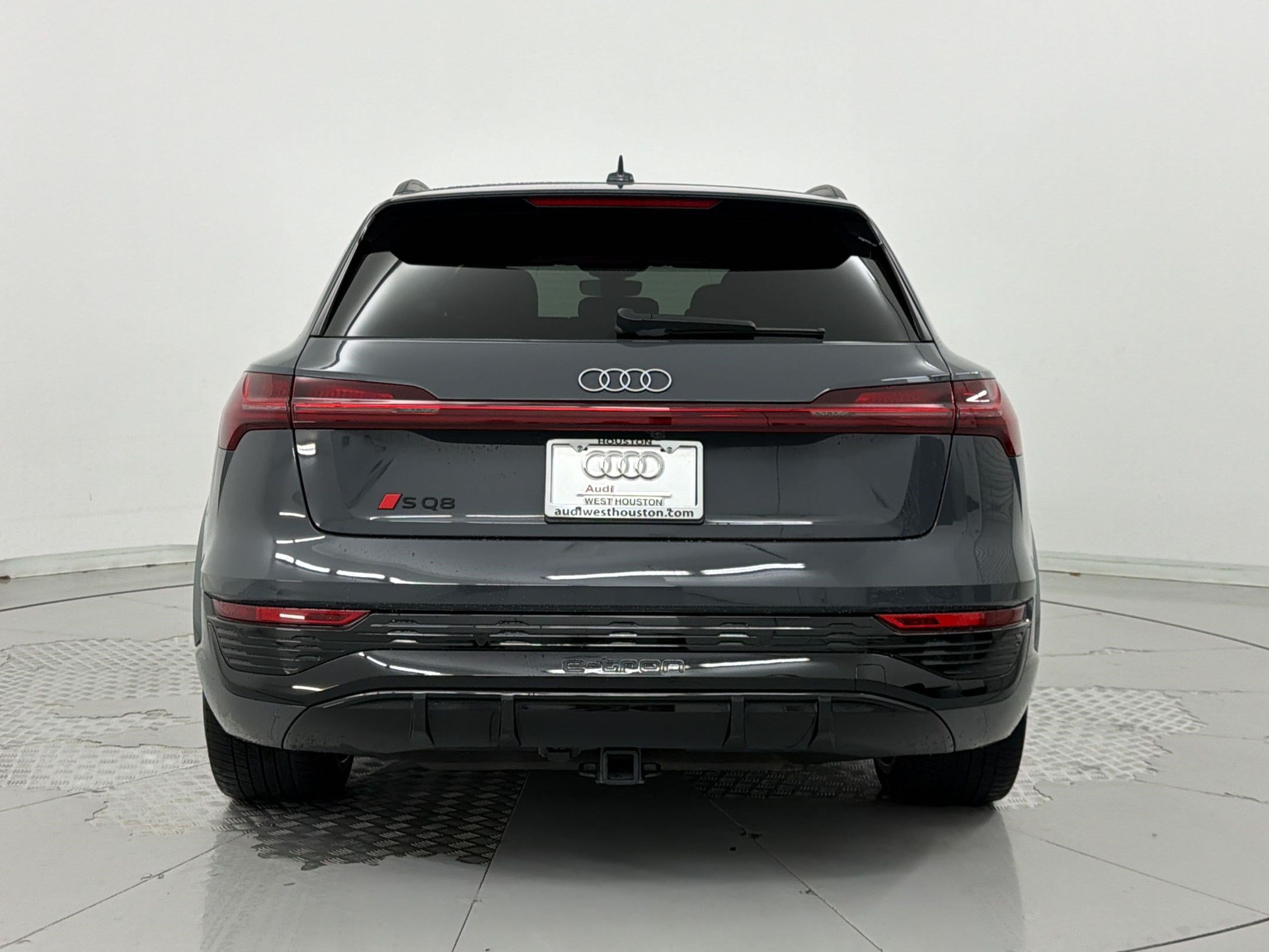 Certified 2024 Audi SQ8 e-tron Premium Plus w/ Black Optic Package AWD/4WD image 10