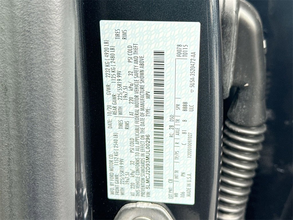 Used 2021 Lincoln Corsair Reserve w/ Equipment Group 201A image 27