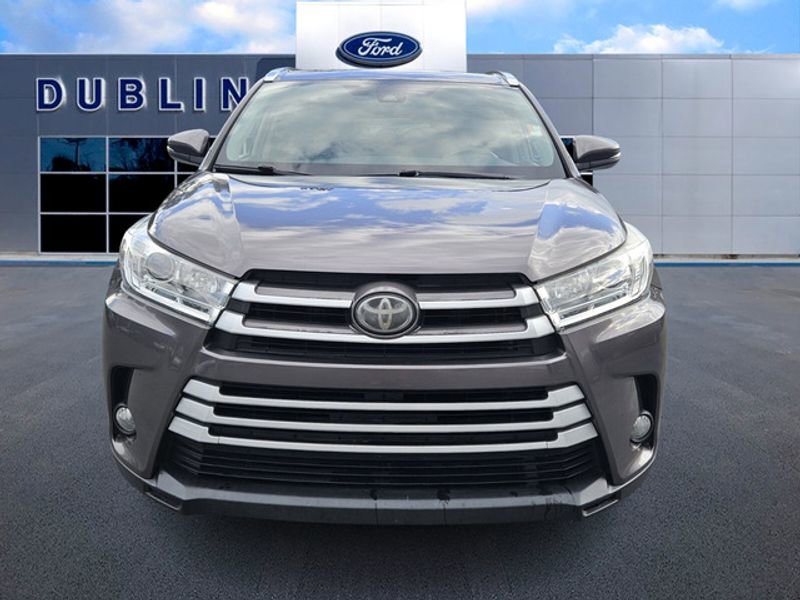 Used 2019 Toyota Highlander XLE image 2