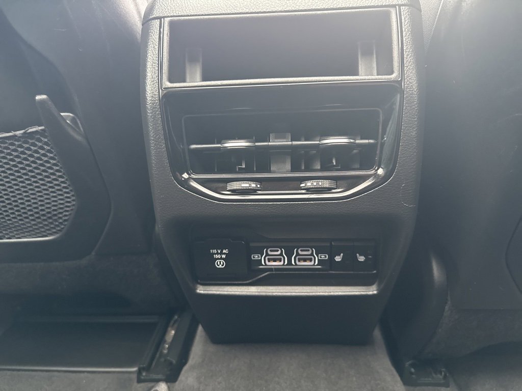 Used 2022 Jeep Grand Cherokee Limited image 24