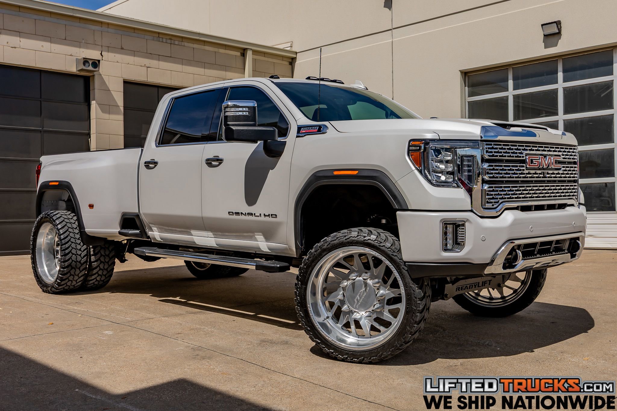 Used 2023 GMC Sierra 3500 Denali w/ Denali Ultimate Package AWD/4WD image 1