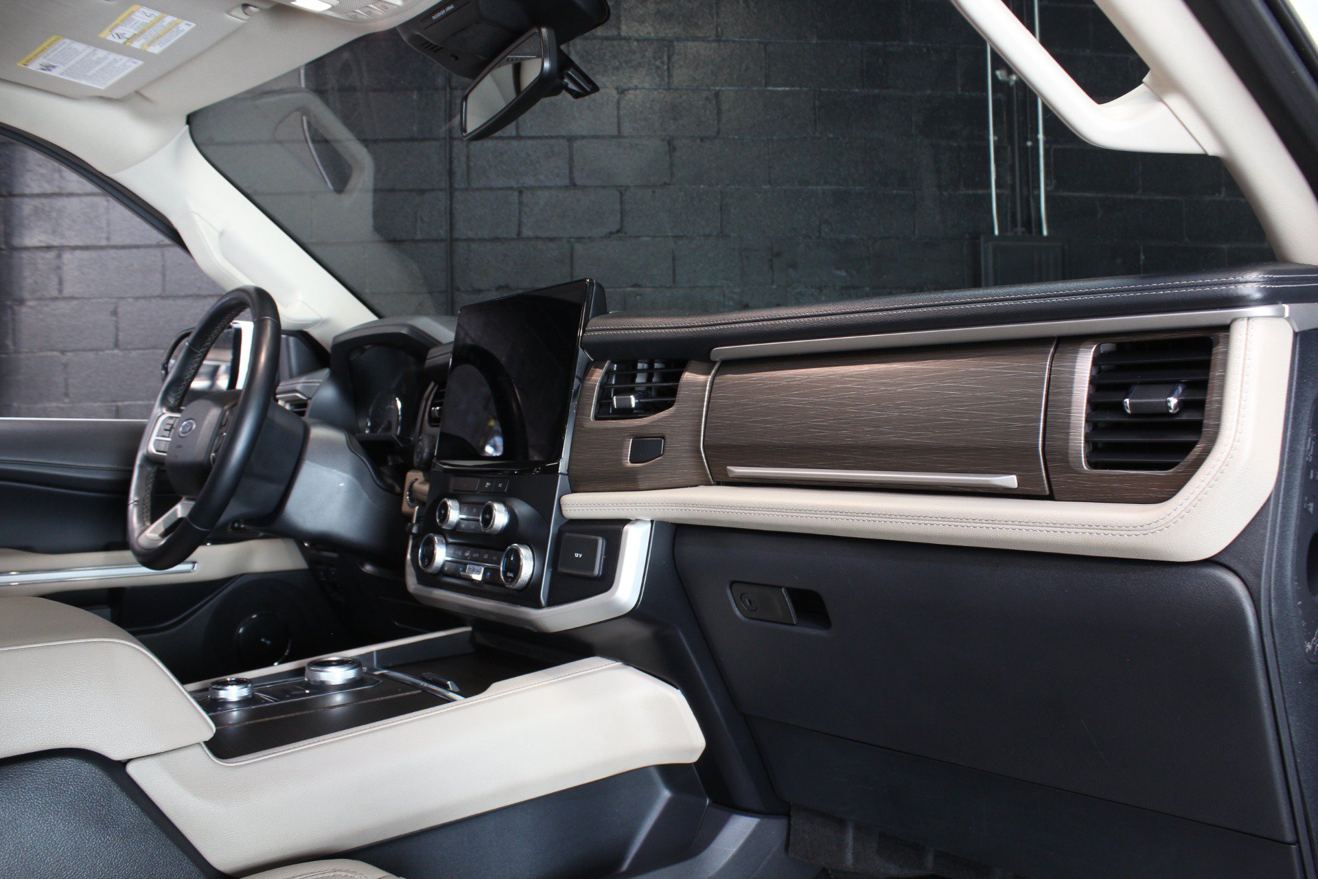 Used 2023 Ford Expedition Max Limited AWD/4WD image 52