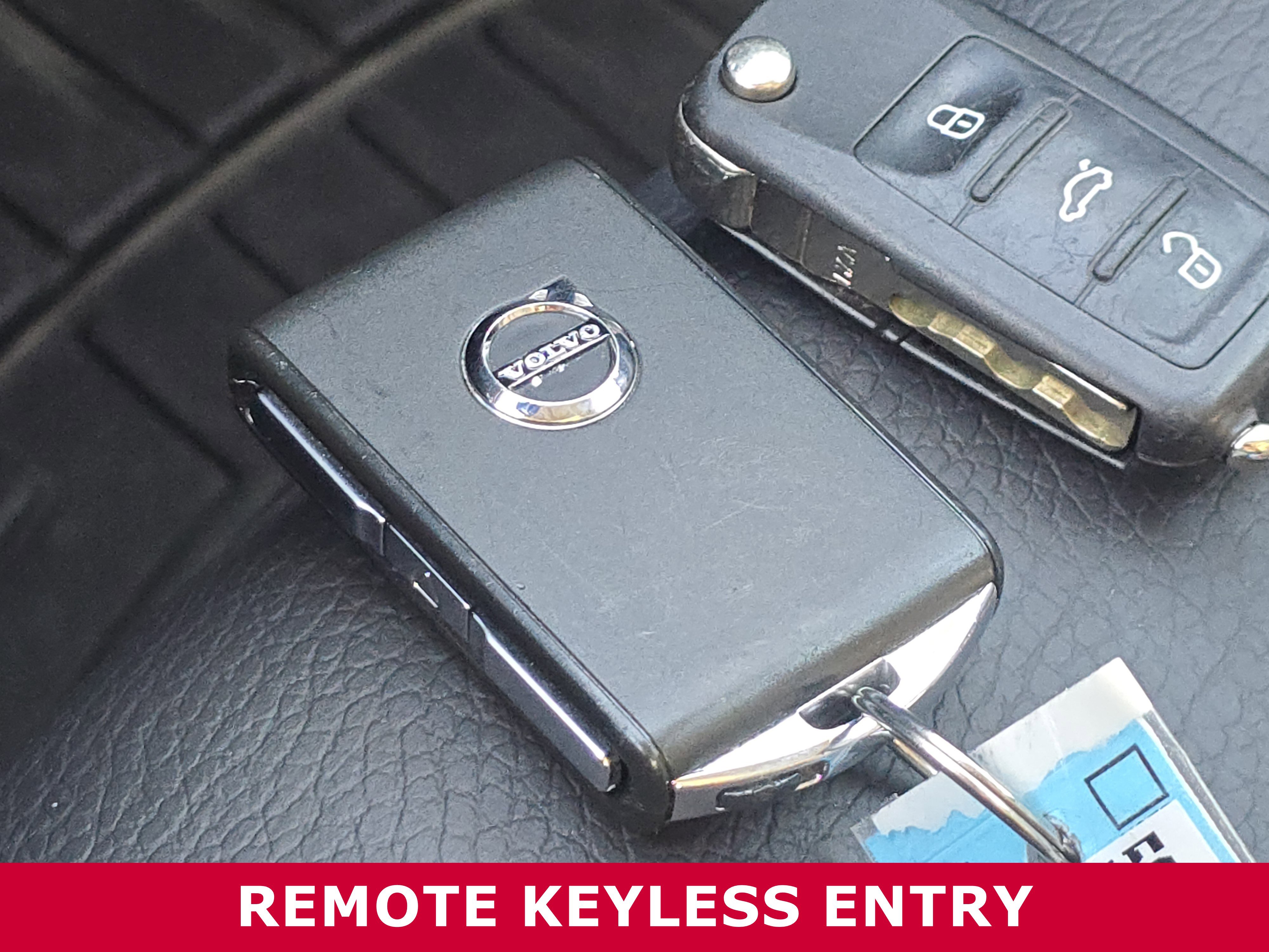 Used 2024 Volvo XC60 B5 Plus w/ Climate Package image 33