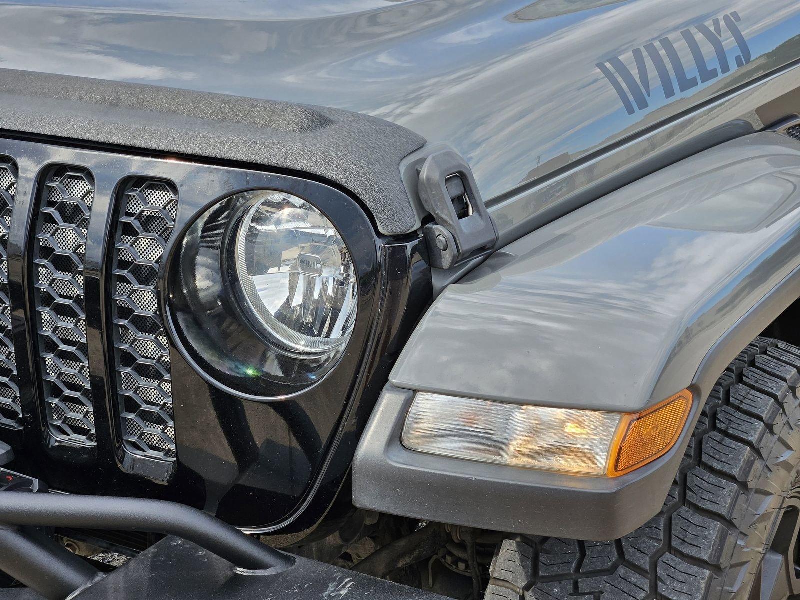 Used 2021 Jeep Gladiator Sport AWD/4WD image 11