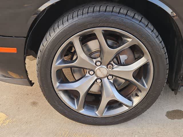 Used 2015 Dodge Challenger SXT Plus RWD image 13