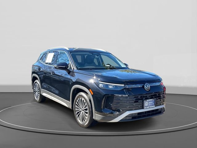 Certified 2025 Volkswagen Tiguan S w/ 18" Wheel Package FWD image 1