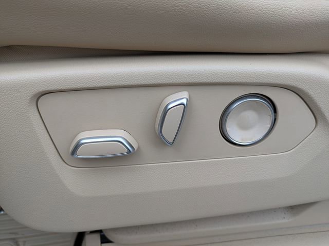 Used 2021 Cadillac Escalade Premium Luxury image 24