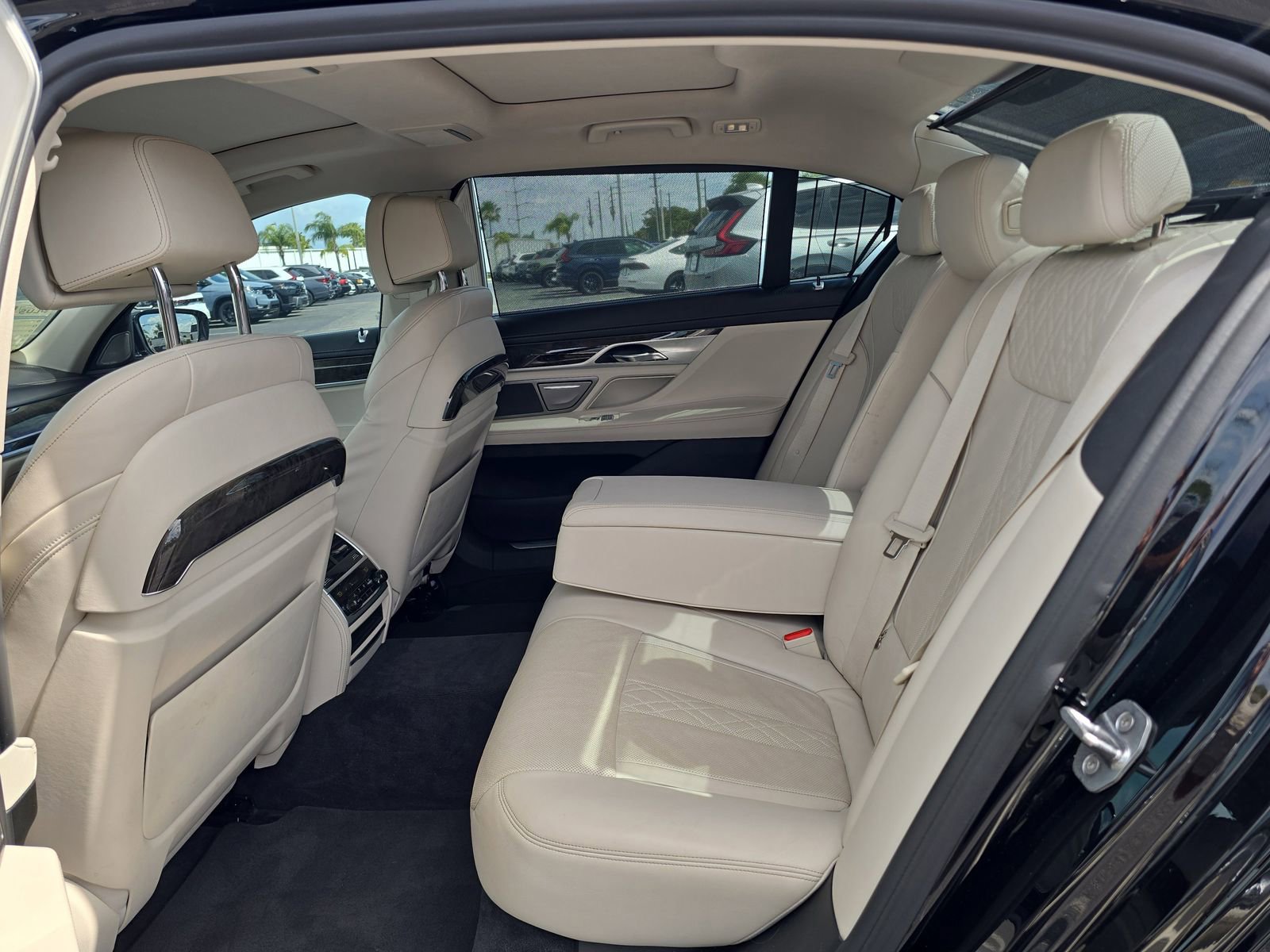 Used 2018 BMW 740i RWD image 13