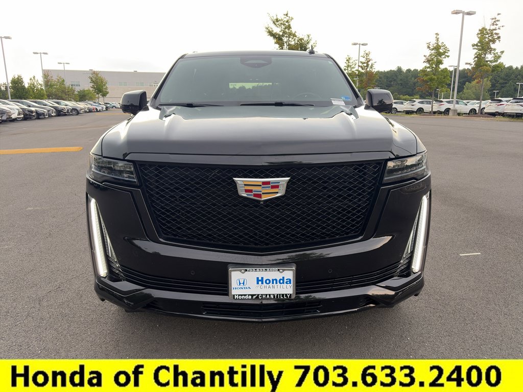 Used 2021 Cadillac Escalade ESV Sport AWD/4WD image 2