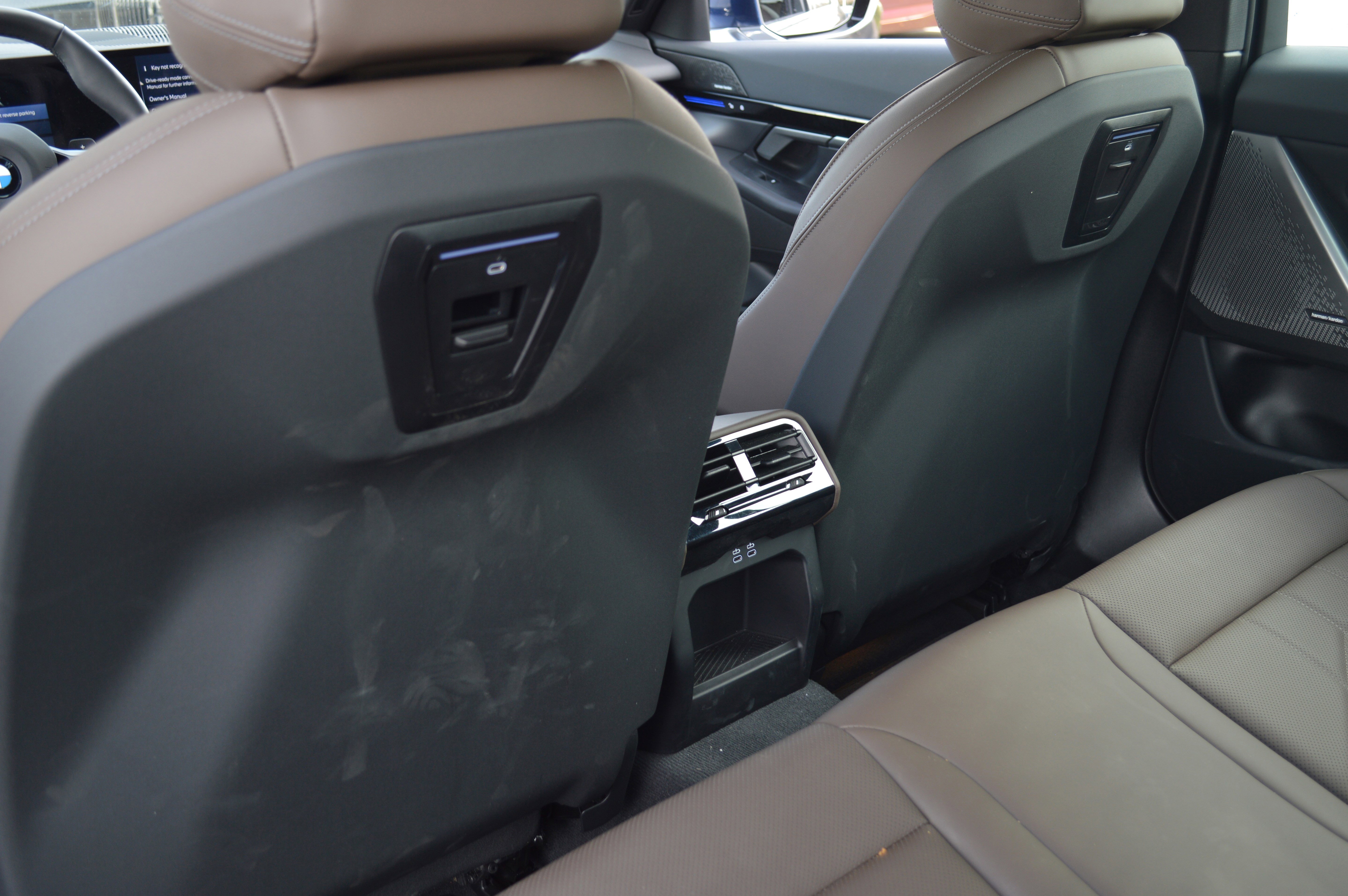 Used 2025 BMW 530i xDrive w/ Premium Package image 29