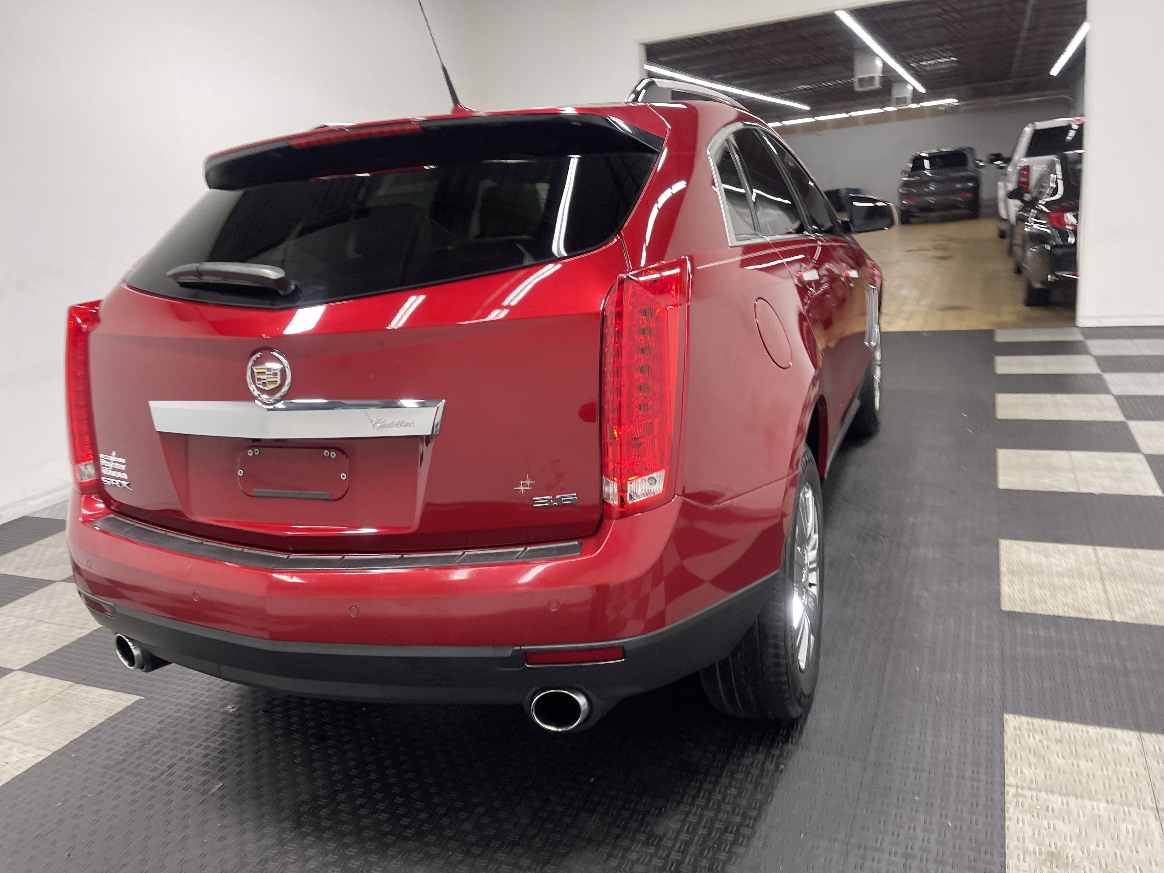 Used 2014 Cadillac SRX Luxury w/ Driver Awareness Package FWD image 5