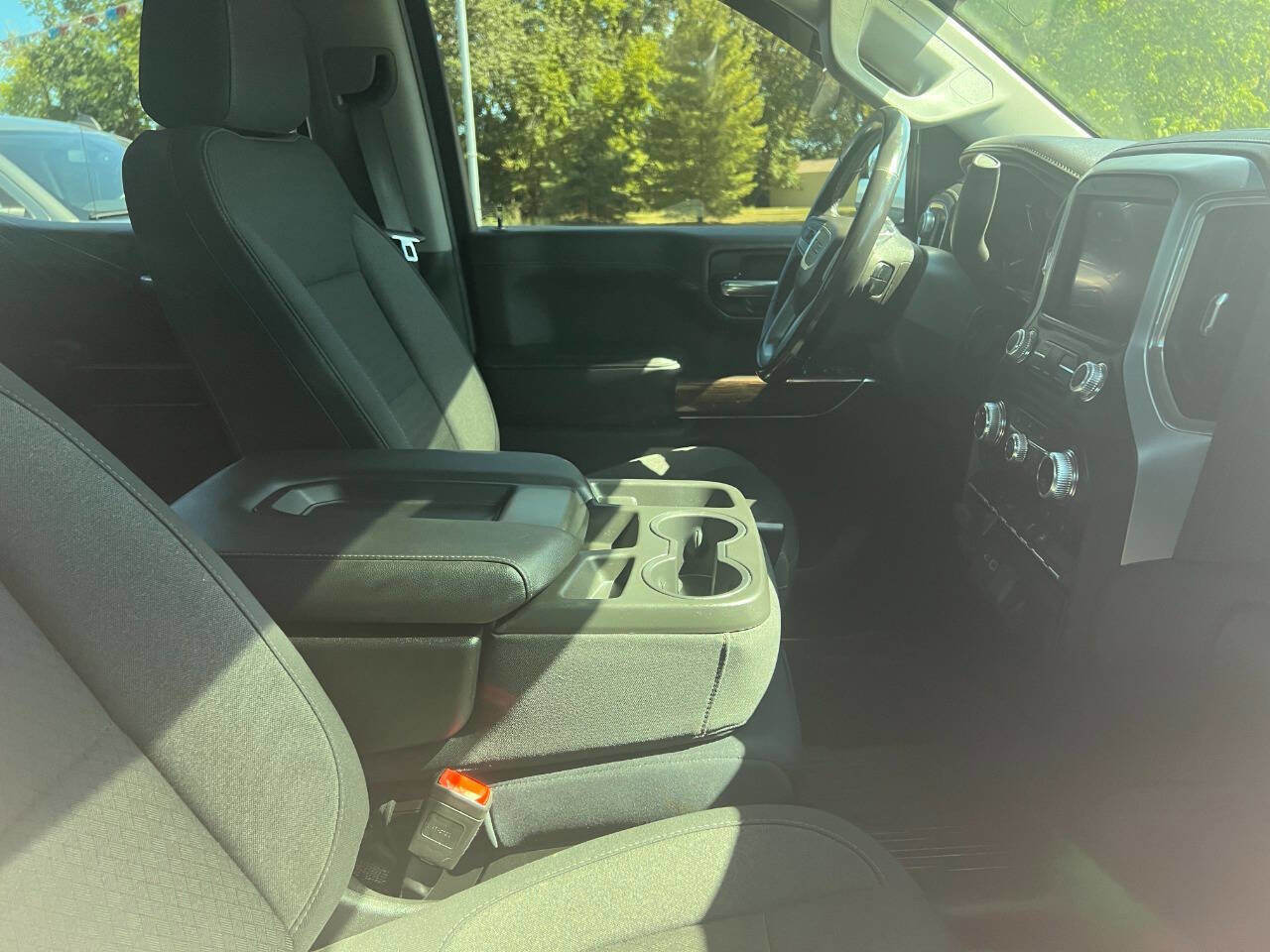 Used 2020 GMC Sierra 1500 Elevation w/ Elevation Value Package image 9