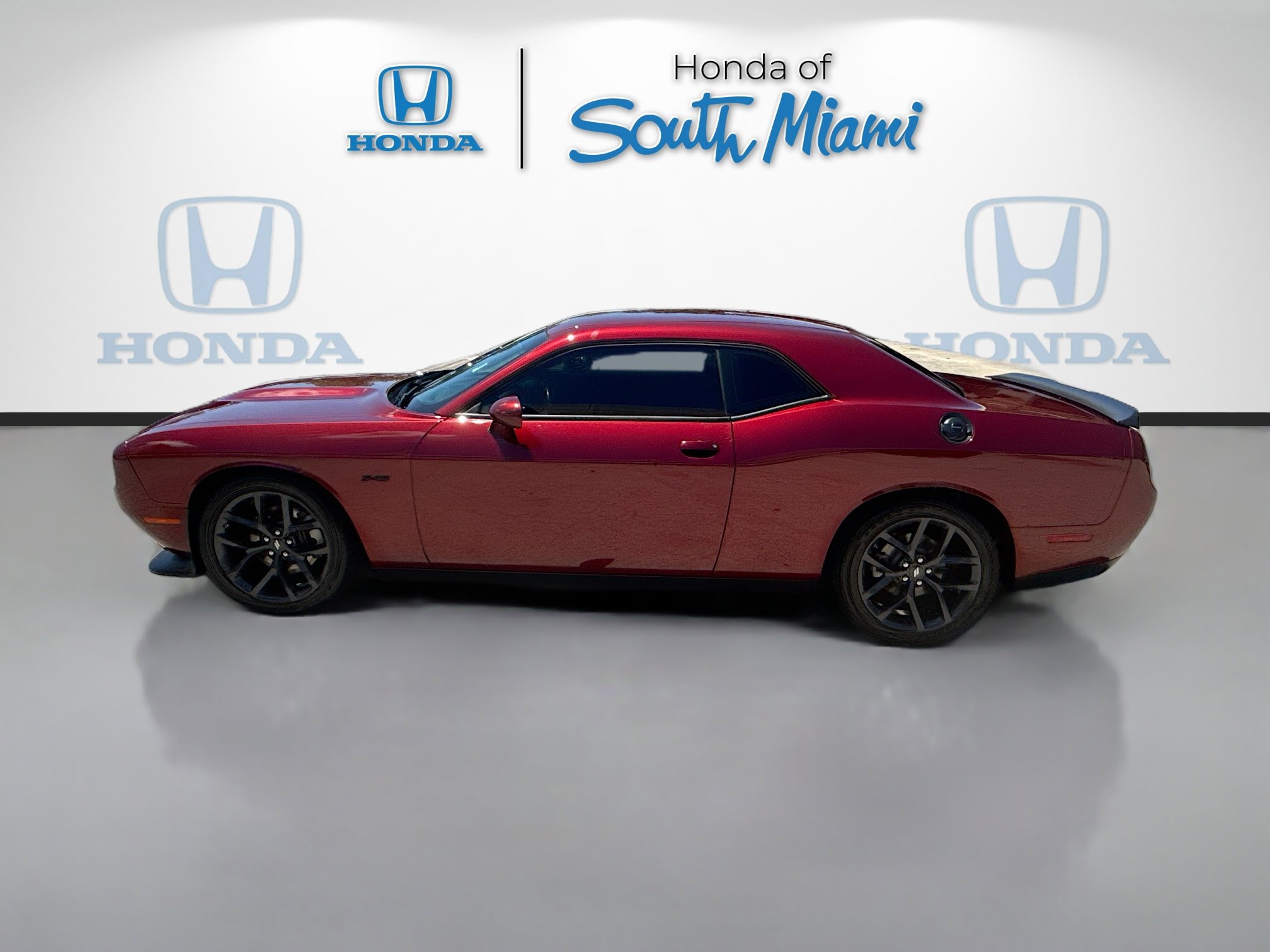 Used 2023 Dodge Challenger R/T w/ Blacktop Package image 4