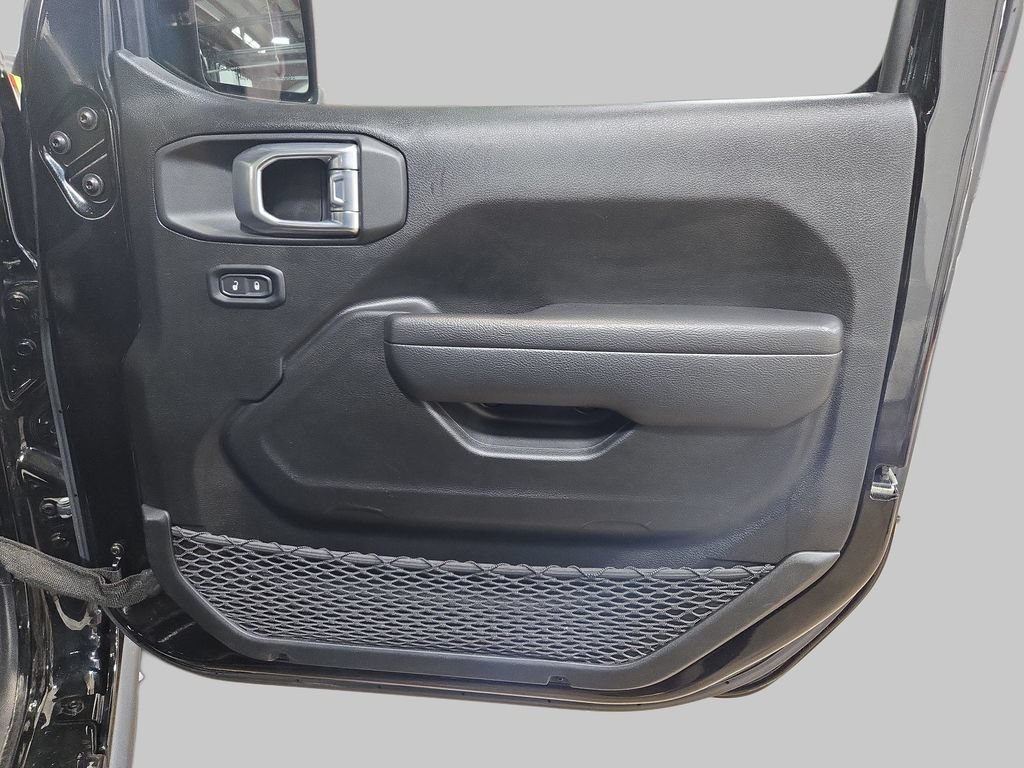 Used 2022 Jeep Wrangler Unlimited Sport AWD/4WD image 12
