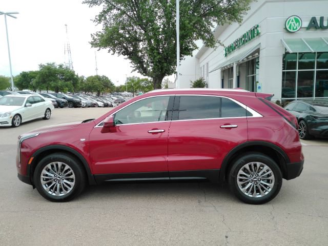 Used 2024 Cadillac XT4 Premium Luxury image 12