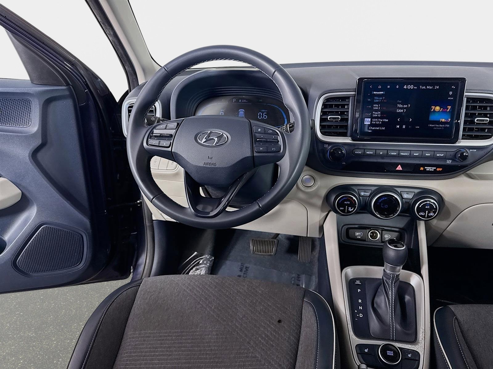 Certified 2023 Hyundai Venue Limited image 22