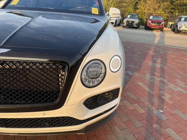 Used 2019 Bentley Bentayga AWD/4WD image 23