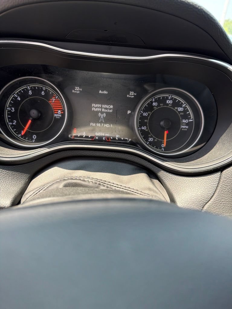 Used 2019 Jeep Cherokee Limited AWD/4WD image 12