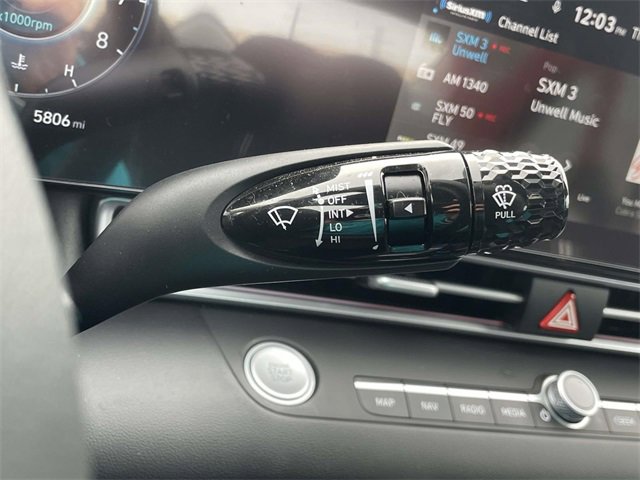 Certified 2025 Hyundai Elantra SEL image 18