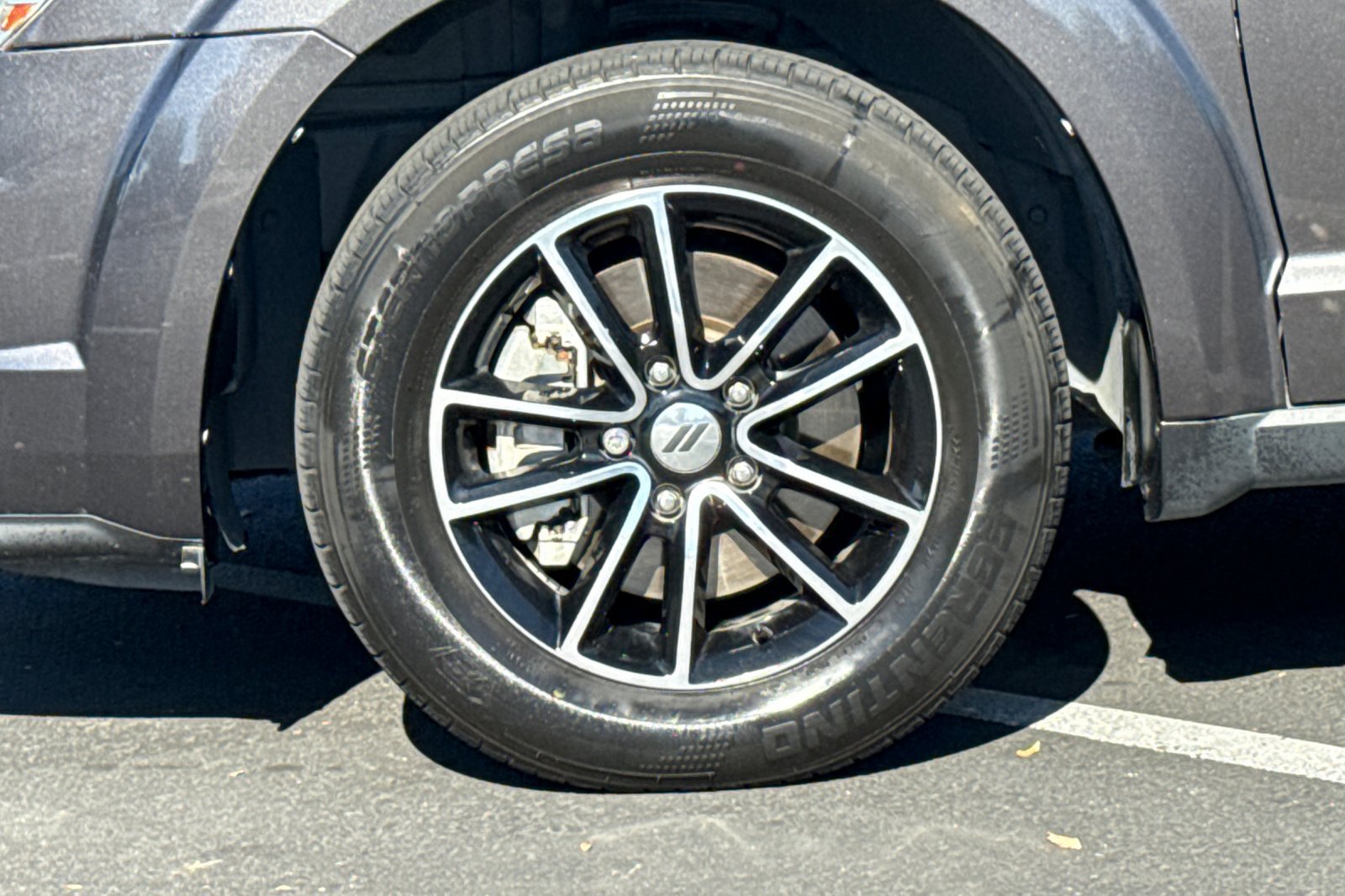 Used 2018 Dodge Journey SE w/ Connectivity Group FWD image 15