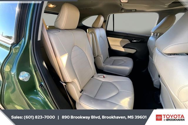 Used 2024 Toyota Highlander XLE image 20
