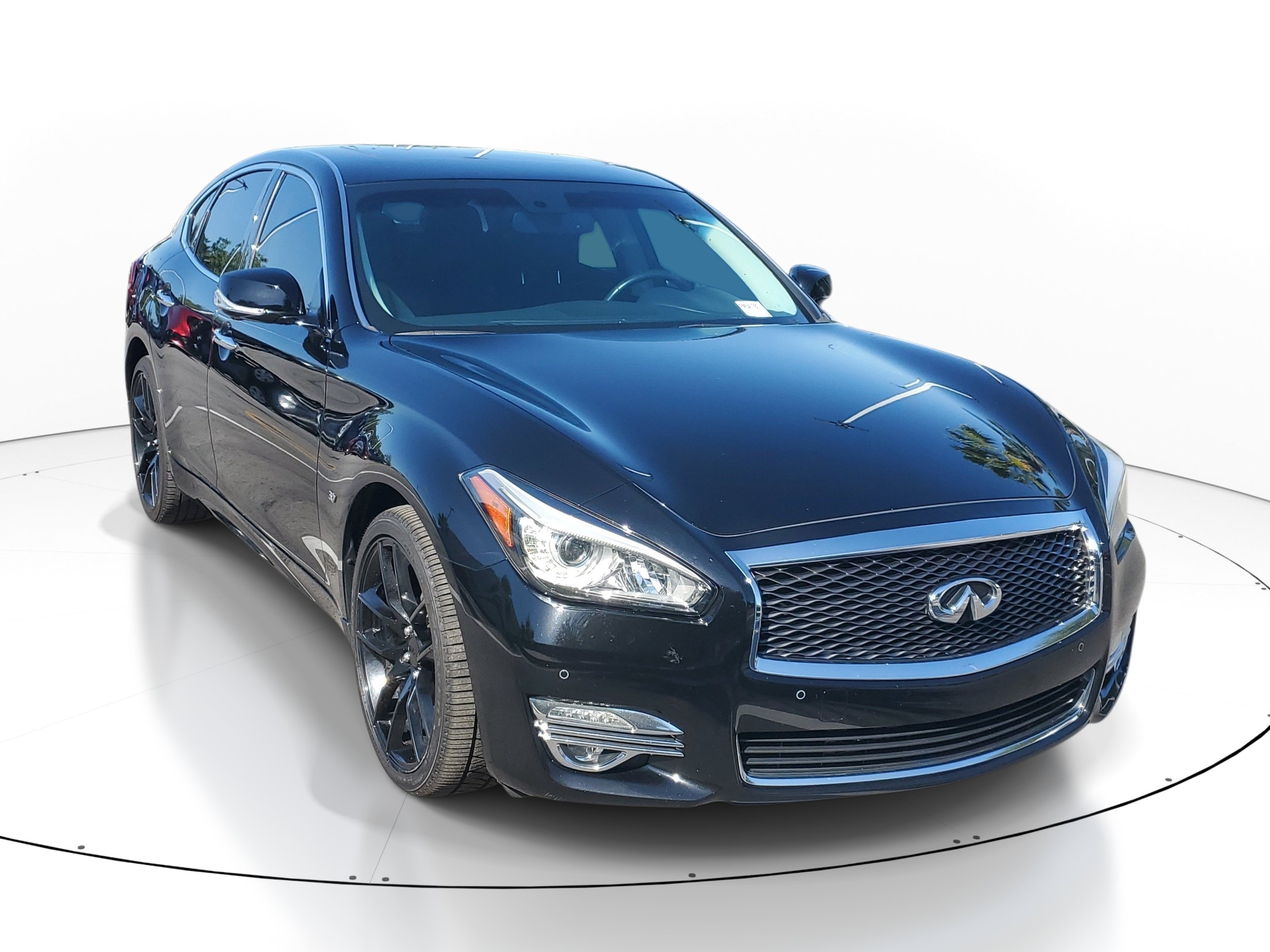 Used 2015 INFINITI Q70 3.7 RWD image 2