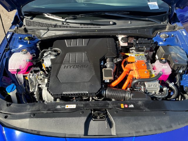 Used 2025 Hyundai Elantra SEL FWD image 16