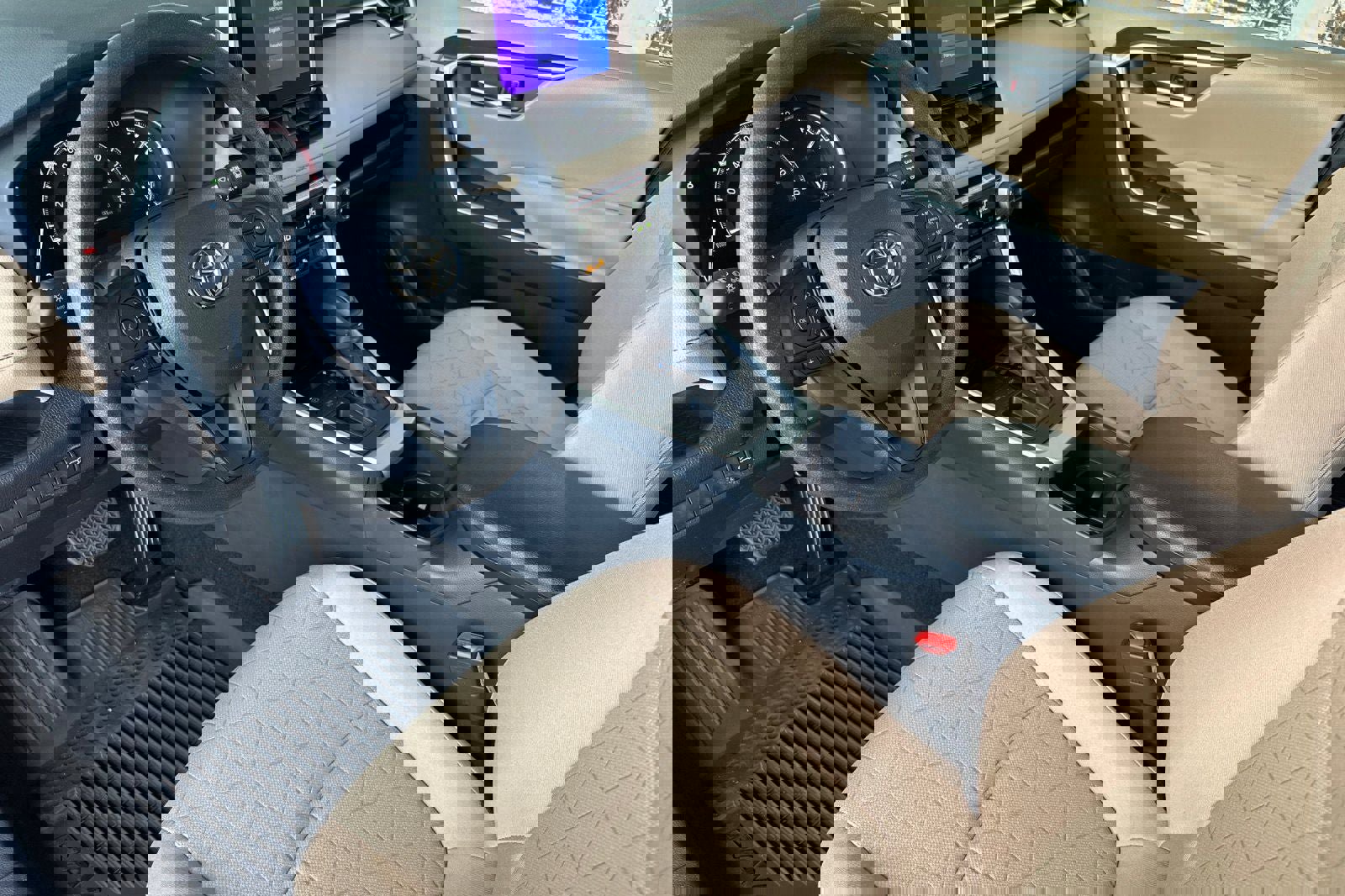 New 2025 Toyota RAV4 XLE image 11