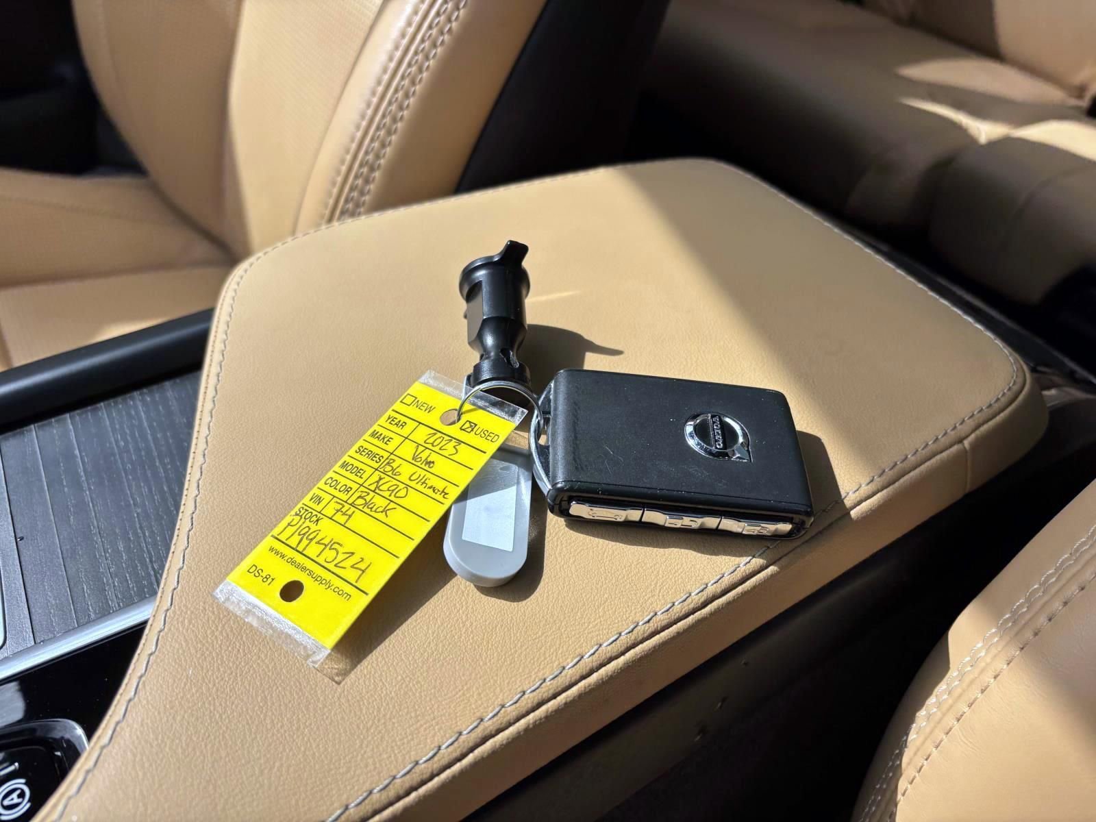 Used 2023 Volvo XC90 B6 Ultimate w/ Protection Package Premier image 33