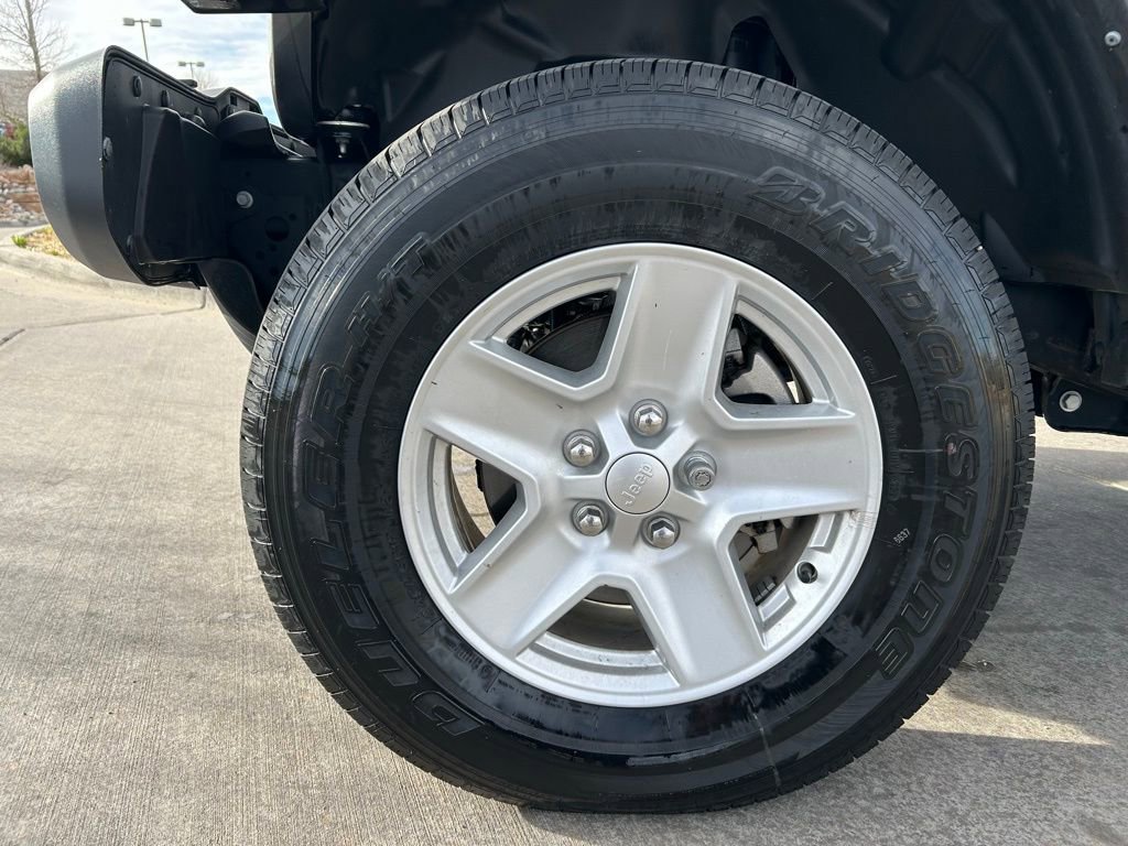 Used 2022 Jeep Gladiator Sport image 33