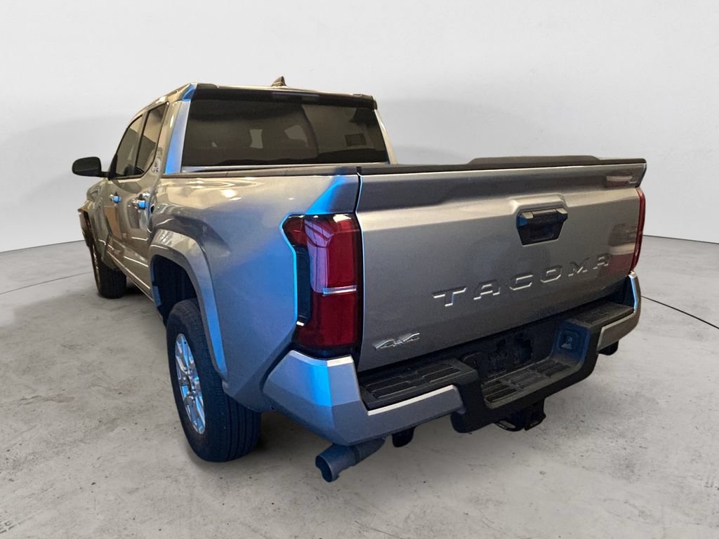 Certified 2025 Toyota Tacoma SR5 AWD/4WD image 3
