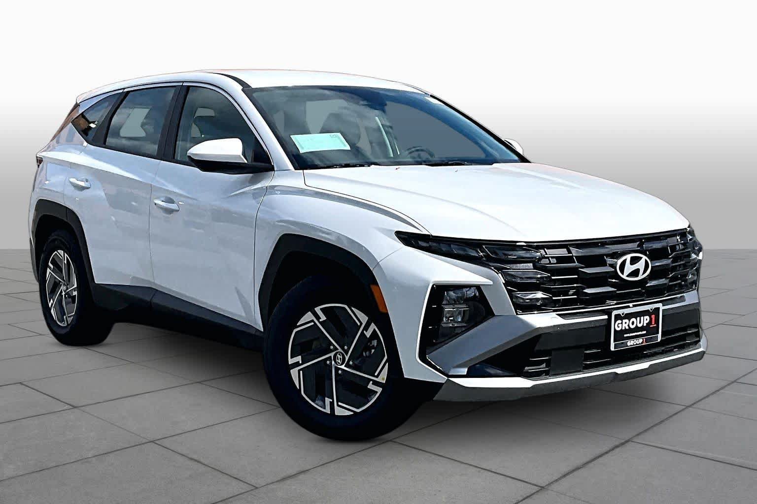 New 2026 Hyundai Tucson Blue SE FWD image 2