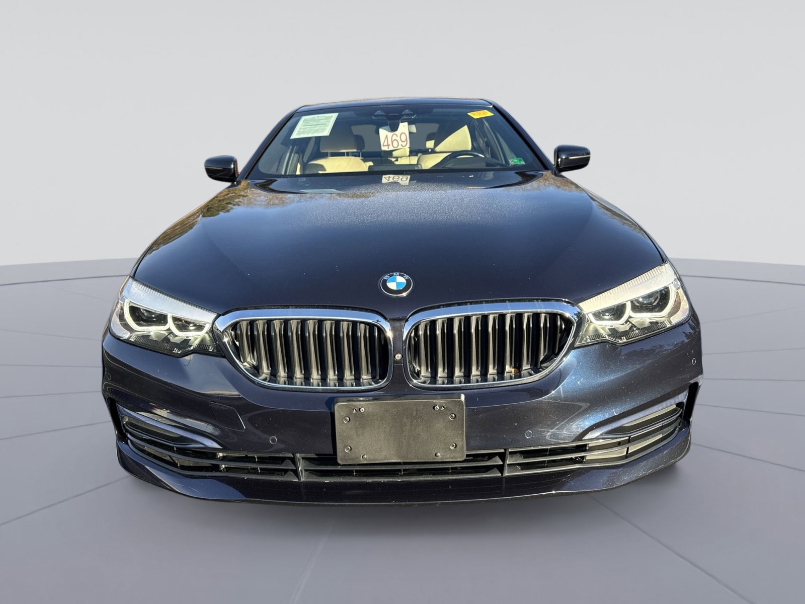 Used 2020 BMW 530e xDrive w/ Premium Package image 4