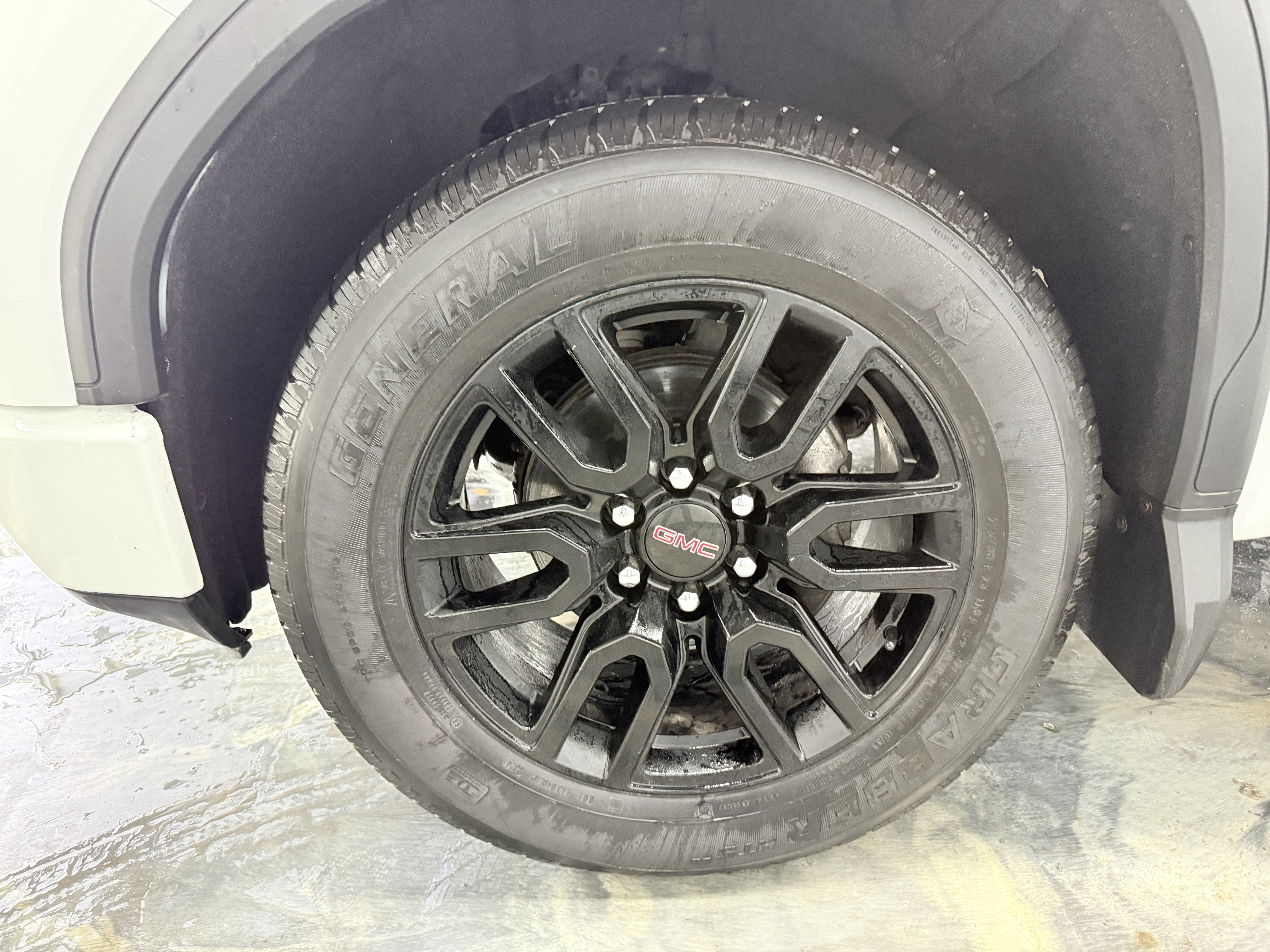 Used 2020 GMC Sierra 1500 Elevation image 26