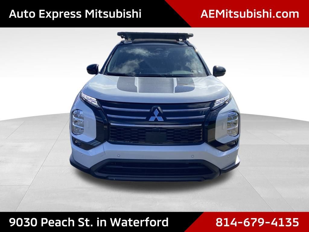 New 2025 Mitsubishi Outlander AWD image 2