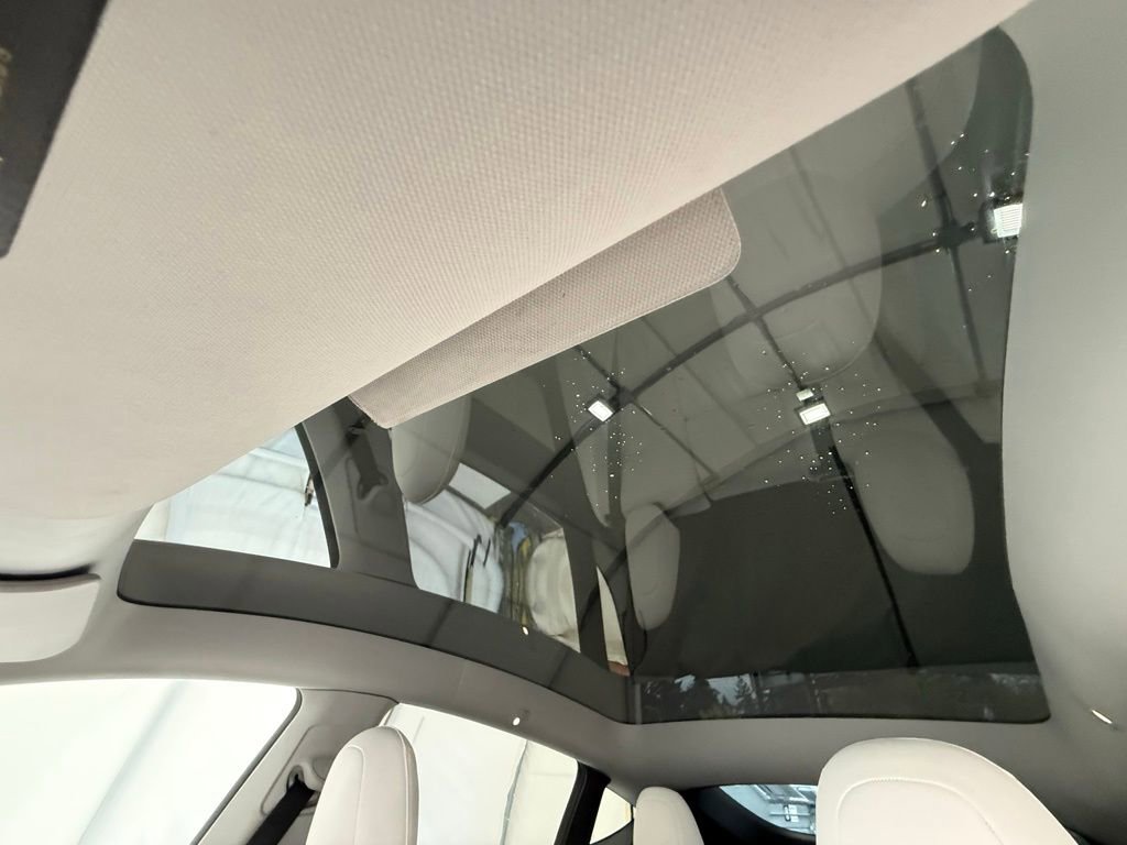 Used 2021 Tesla Model Y Long Range AWD/4WD image 36