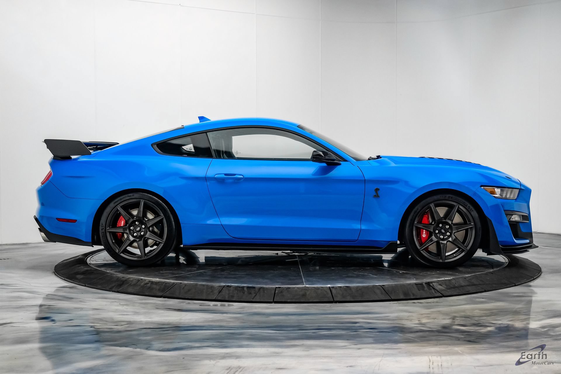 Used 2022 Ford Mustang Shelby GT500 w/ Carbon Fiber Track Pack RWD image 24